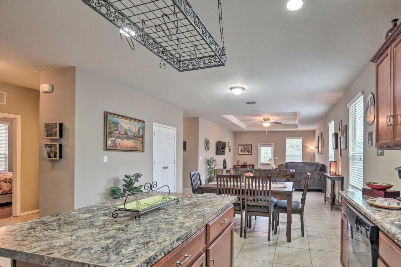Holiday home Abode Near Golf, Shops And Dining!