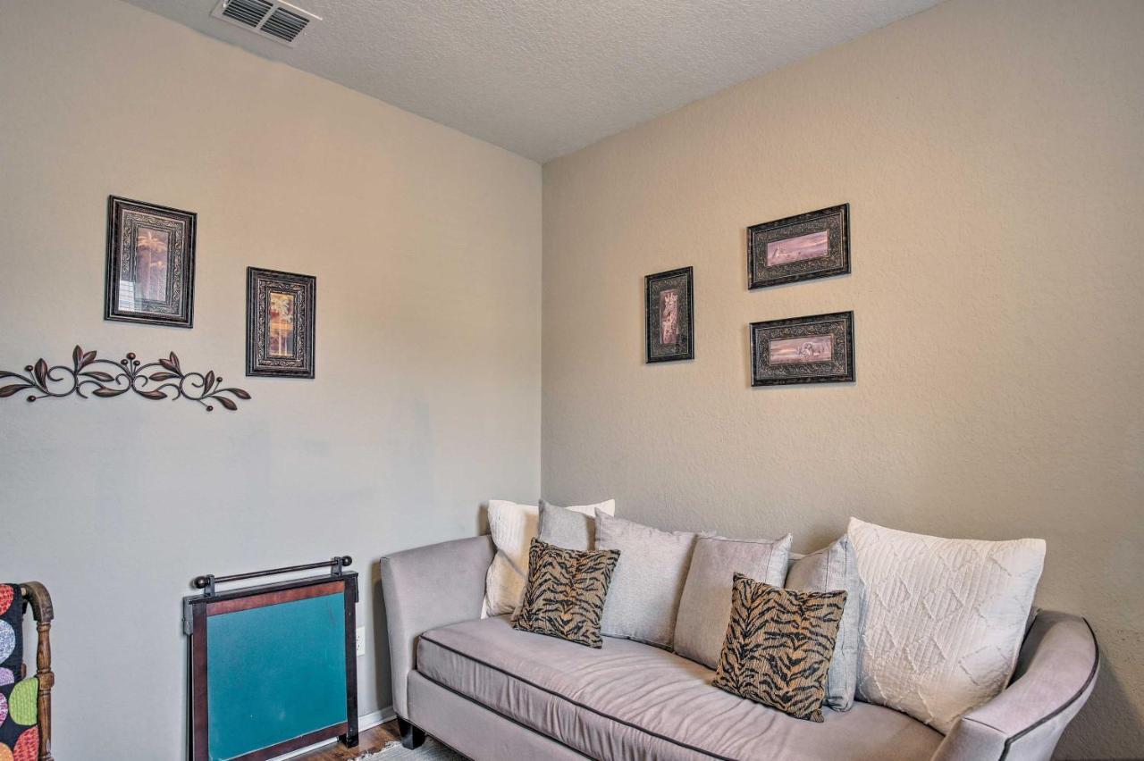 Abode Near Golf, Shops And Dining! *